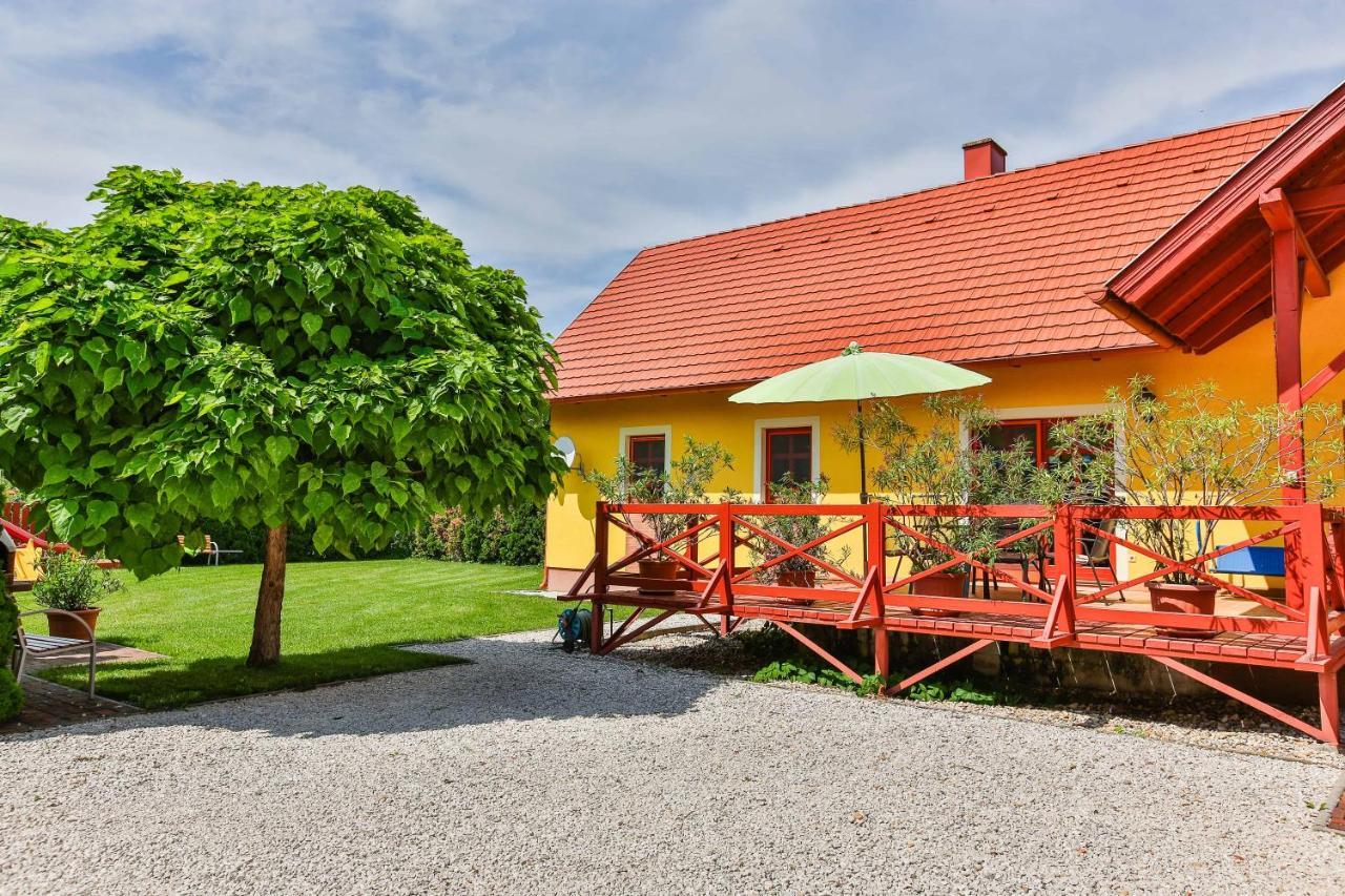 Sara-Lux Apartman Nyarliget Zewnętrze zdjęcie