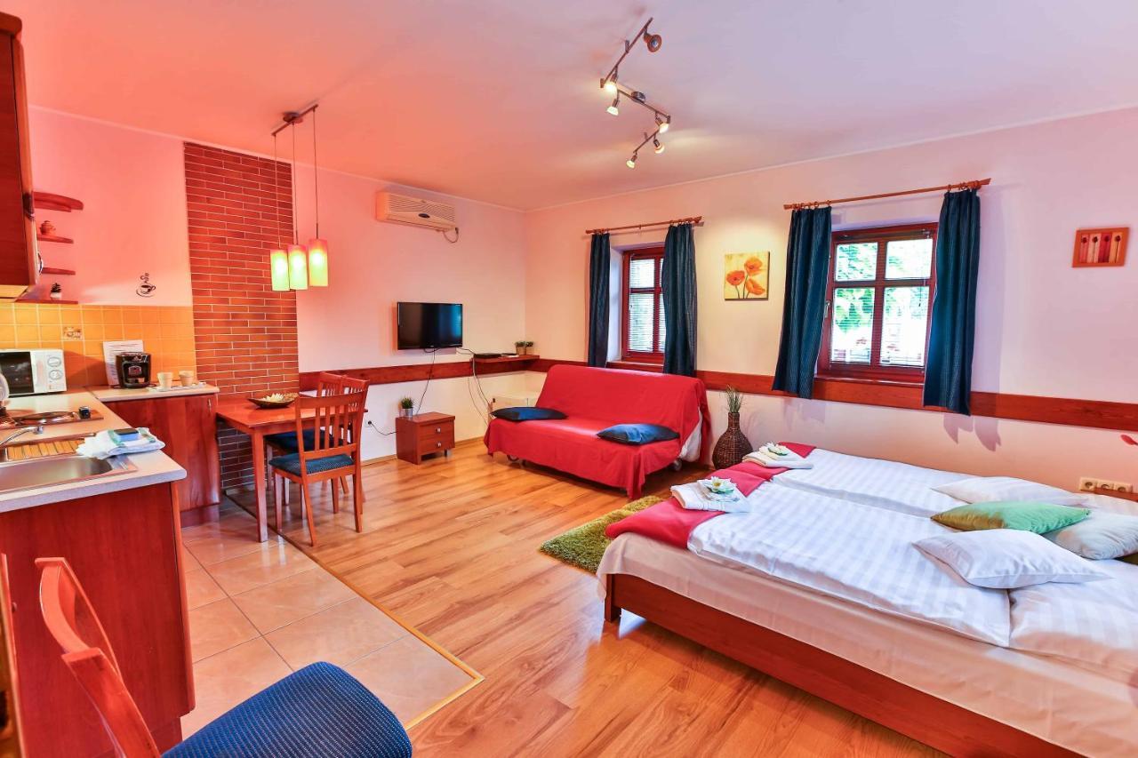 Sara-Lux Apartman Nyarliget Zewnętrze zdjęcie