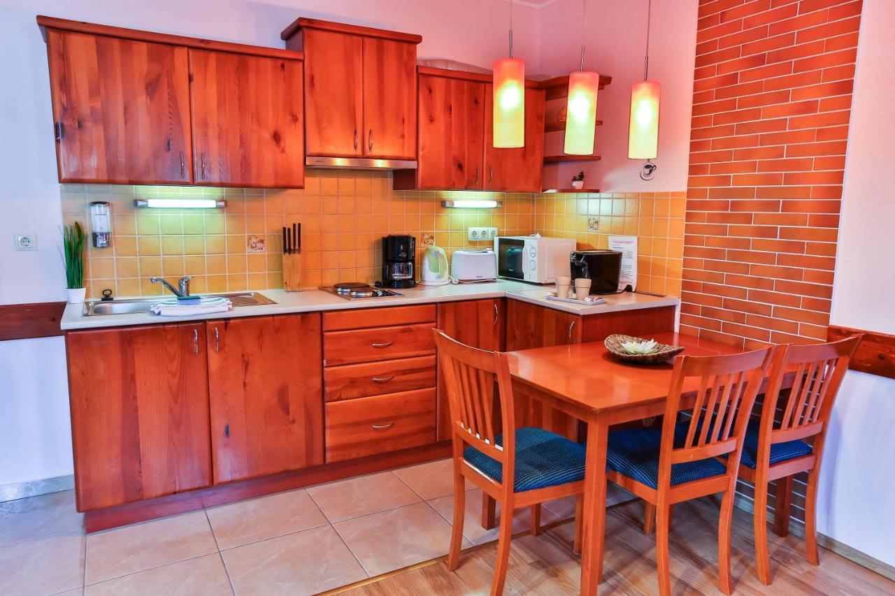 Sara-Lux Apartman Nyarliget Zewnętrze zdjęcie