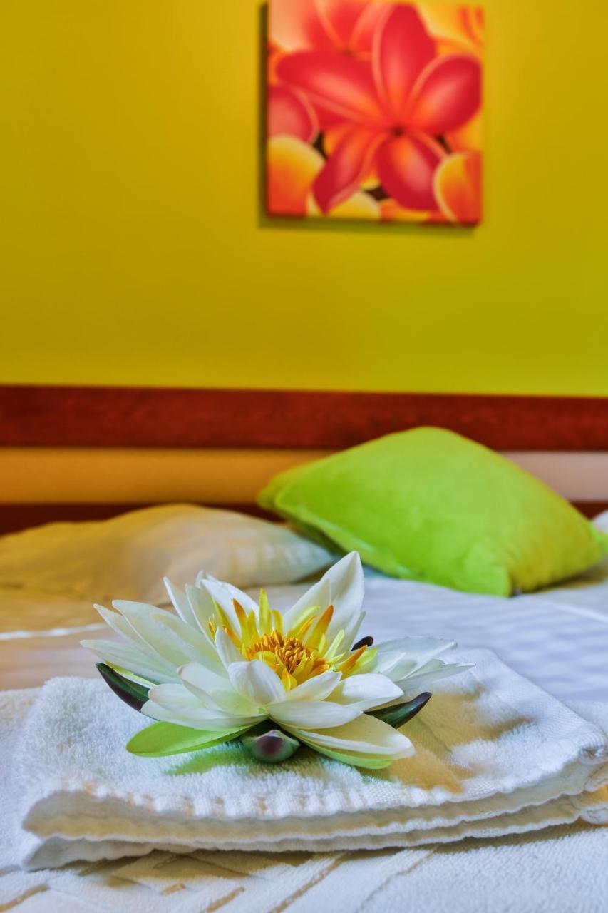 Sara-Lux Apartman Nyarliget Zewnętrze zdjęcie